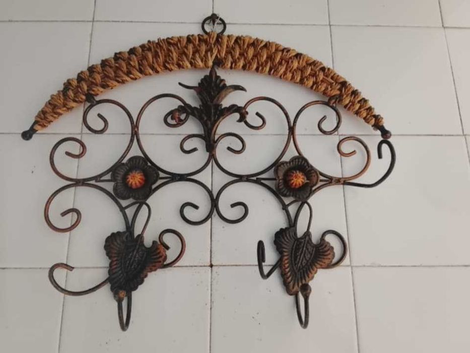 cabide antigo em latao