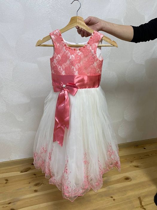 Нарядное платье.