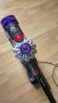 Odkurzacz pionowy Dyson v8
