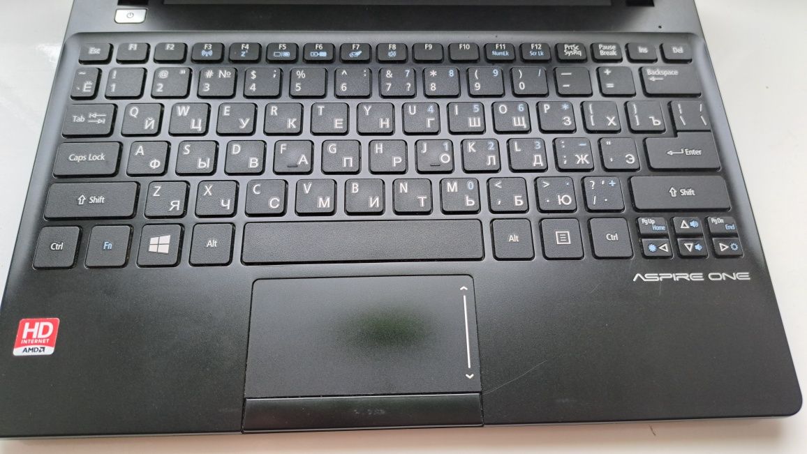 Нетбук Acer Aspire one 725