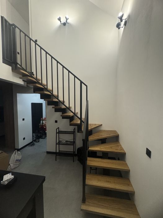 Schody, schody samonośne, schody metalowe