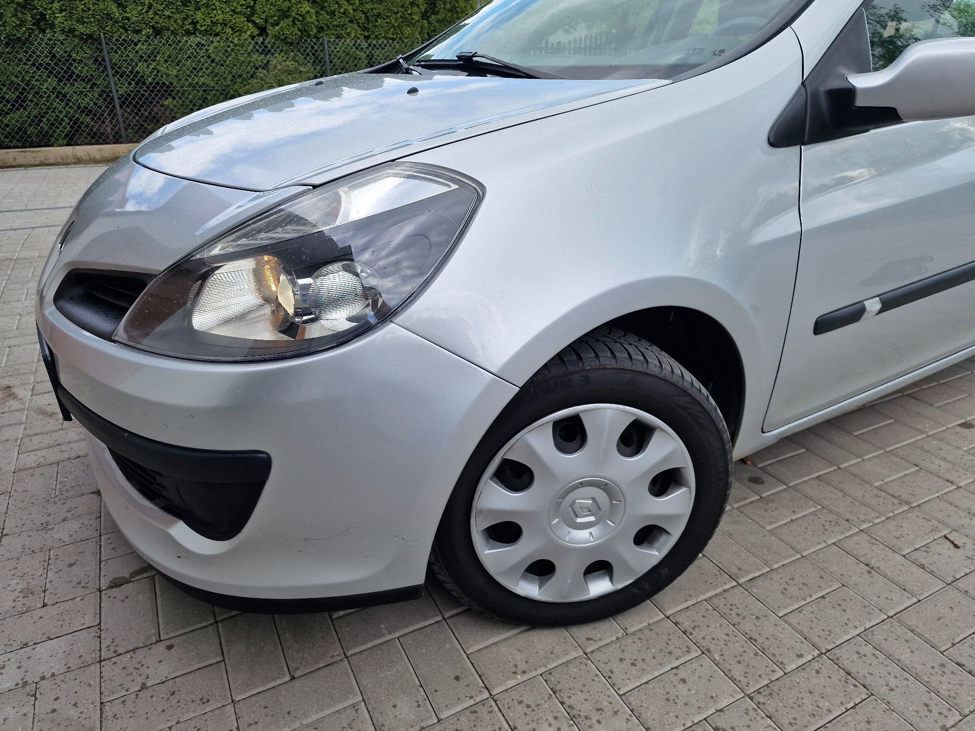 Sprzedam clio 3 1.2 benzyna 2008r zapraszam !