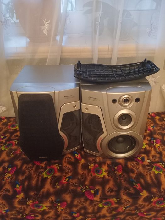 Продам магнитолу с калонками