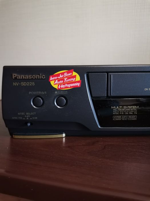 Видеомагнитофон PANASONIC NV-SD225EU