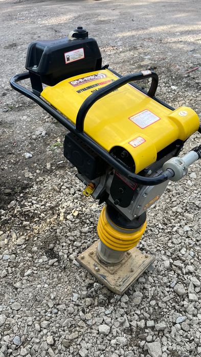 Wynajem MINIKOPARKA 1,7 t