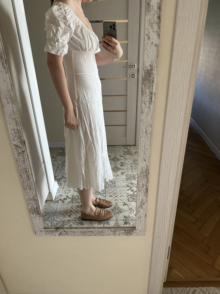 Льняна біла сукня