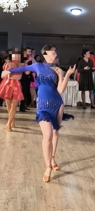 Продам плаття для латини у відмінному стані з камінням