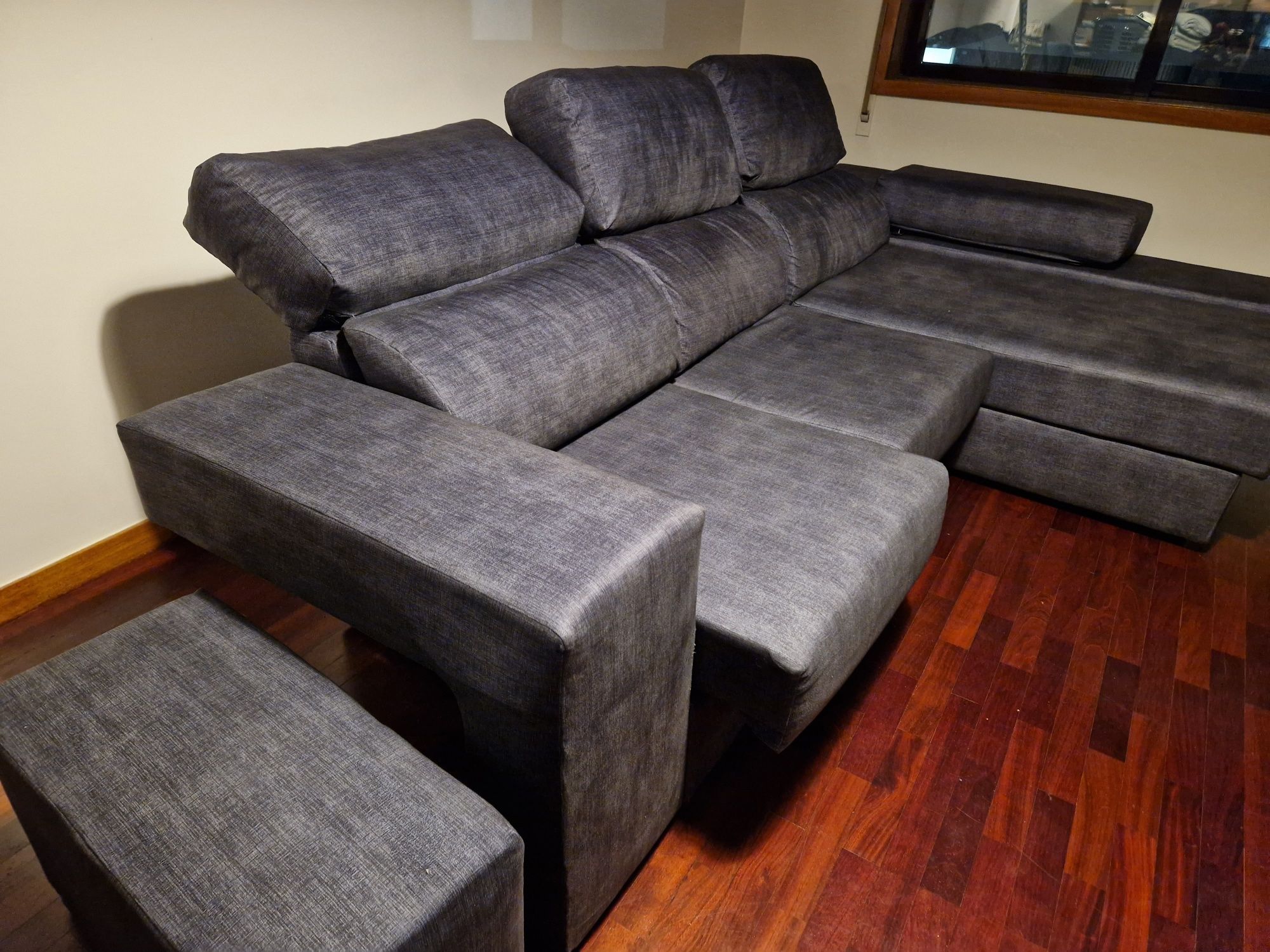 Sofa de 3 lugares com chaise long