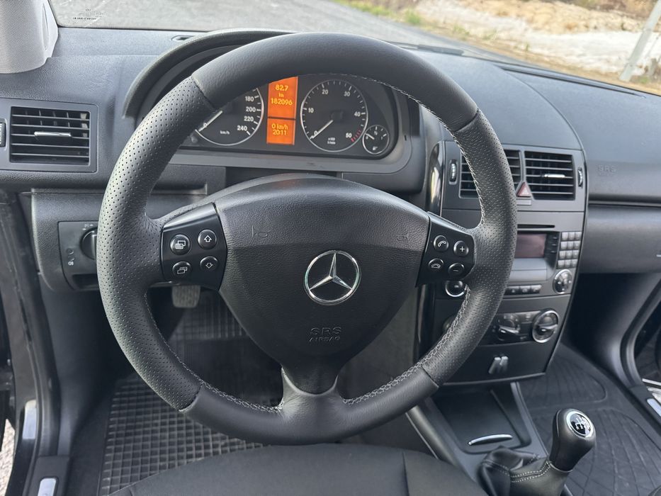 Mercedes A180D para venda em excelente estado de conservação