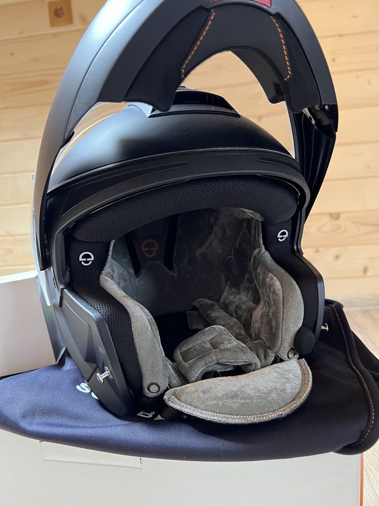 Мотошолом Schubert C4pro  Matt Black+ Schuberth SC1 Advanced