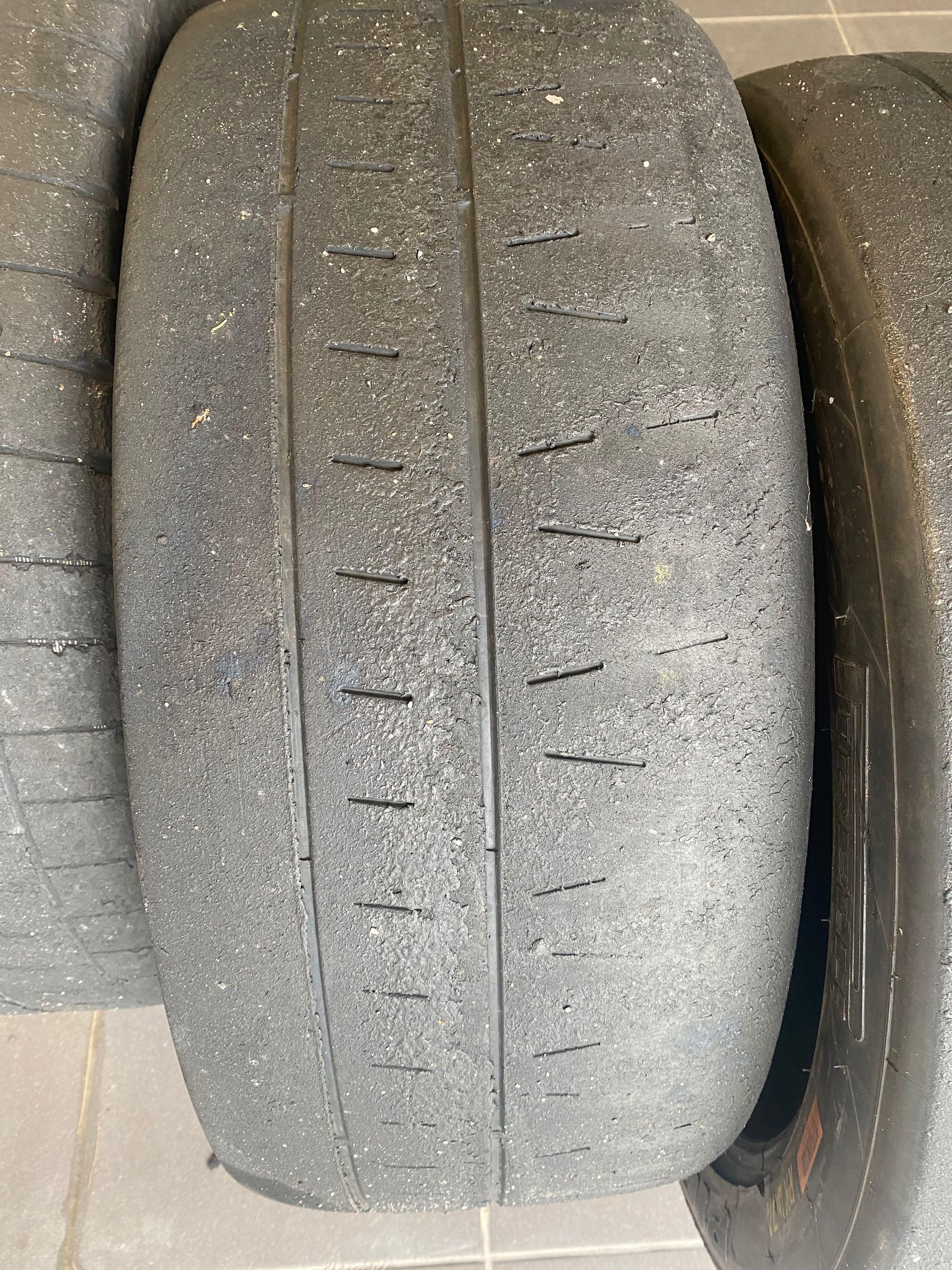 Pirelli p zero rk 235/40r18