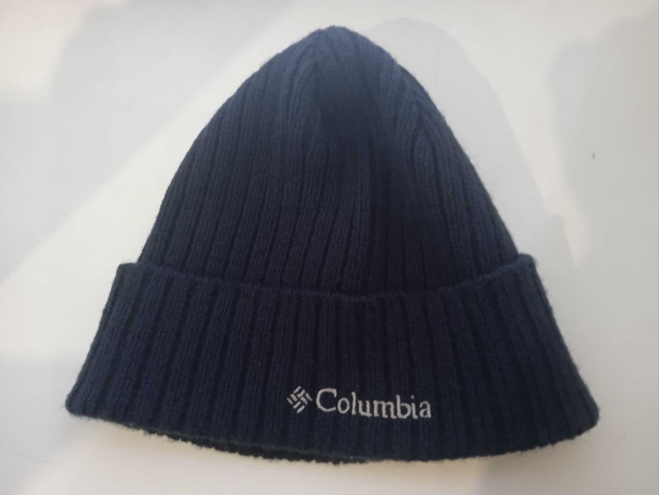 Продам зимнию шапку Columbia