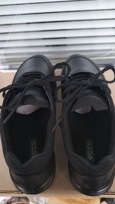 Кросівки ессо Шкіряні