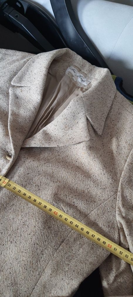 Kremowy tweedowy wełniany kostium Alba Mode 44 z dluga spódnicą