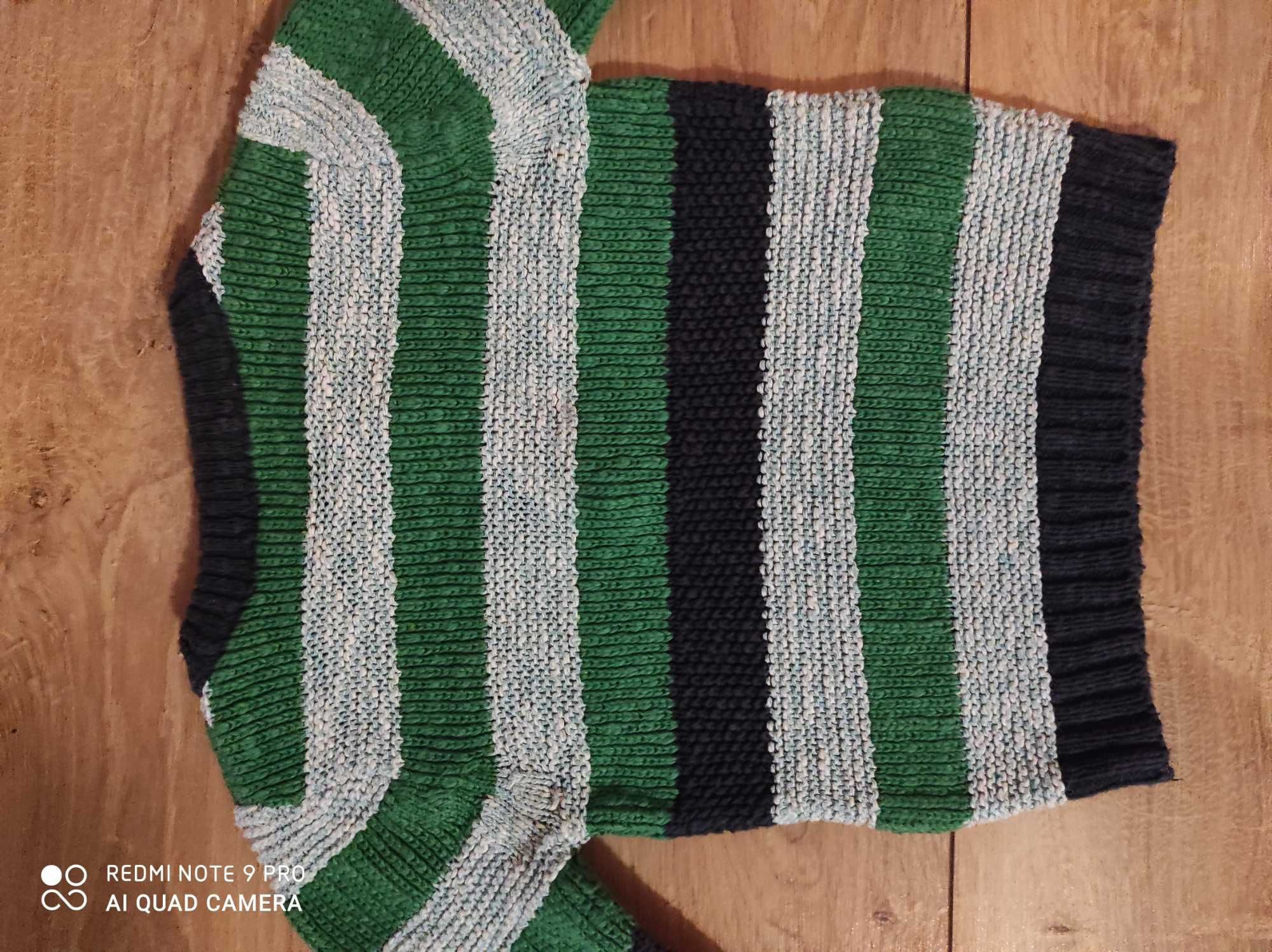 Sweterek dla chłopca rozmiar 12-18 miesięcy