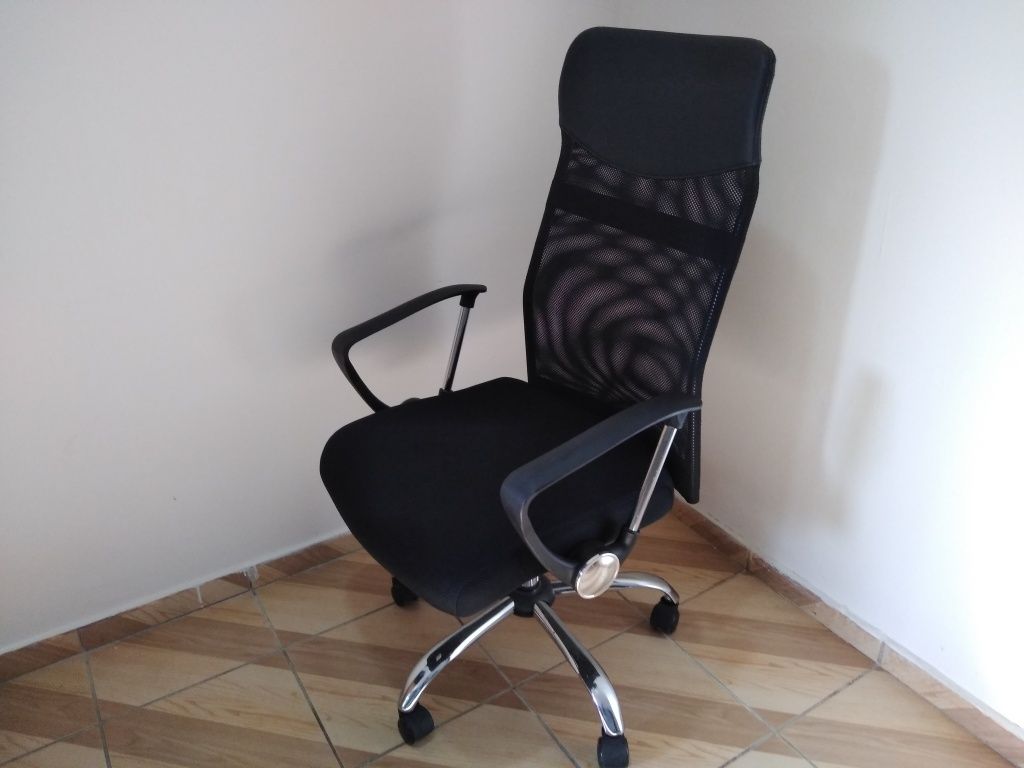 Krzesło biurowe obrotowe JYSK