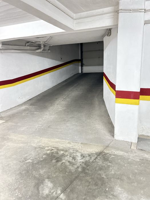 Aluga-se Garagem Box Forte da Casa