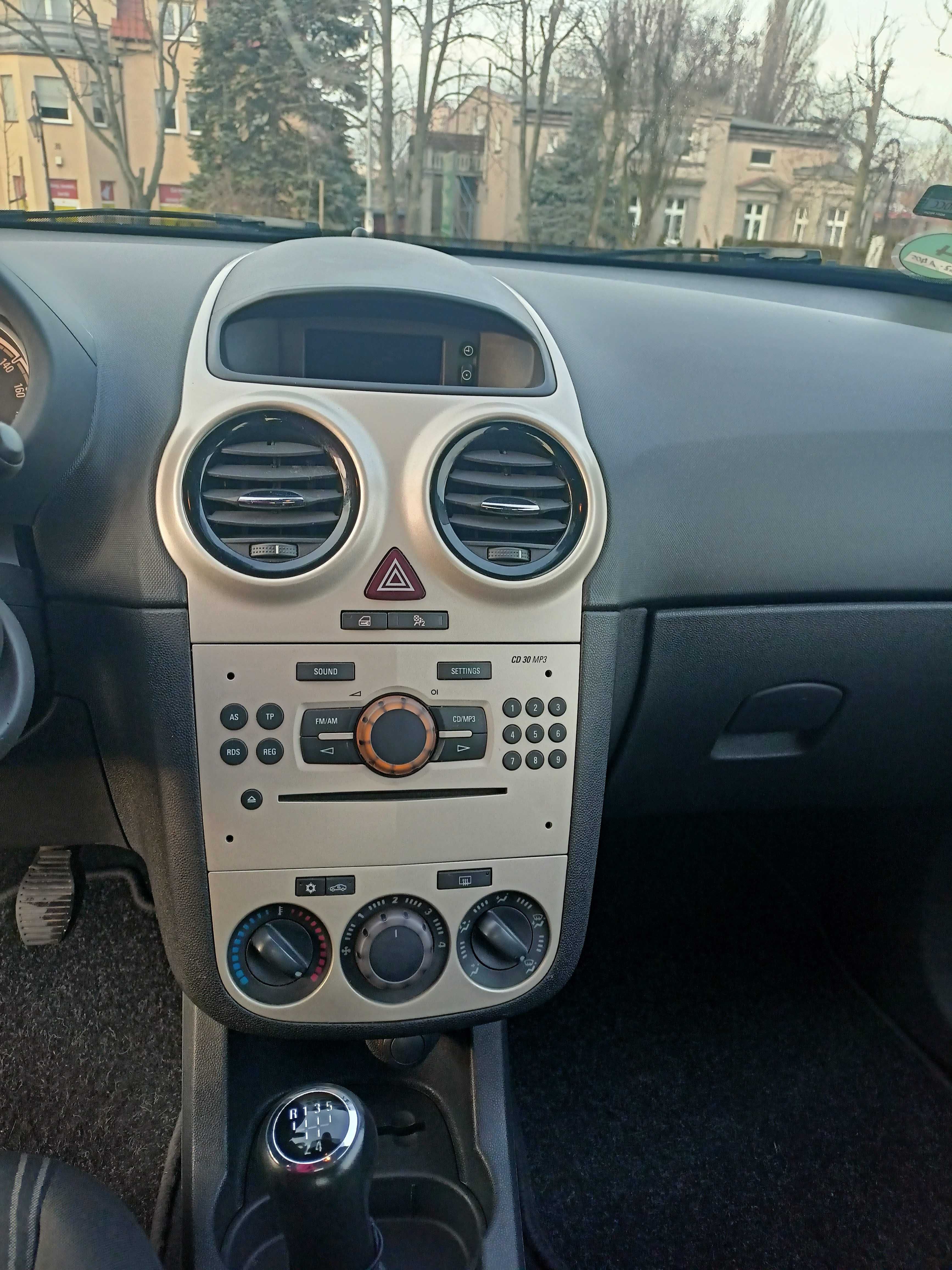 Opel Corsa D 2007 benzyna 1,2 80KW