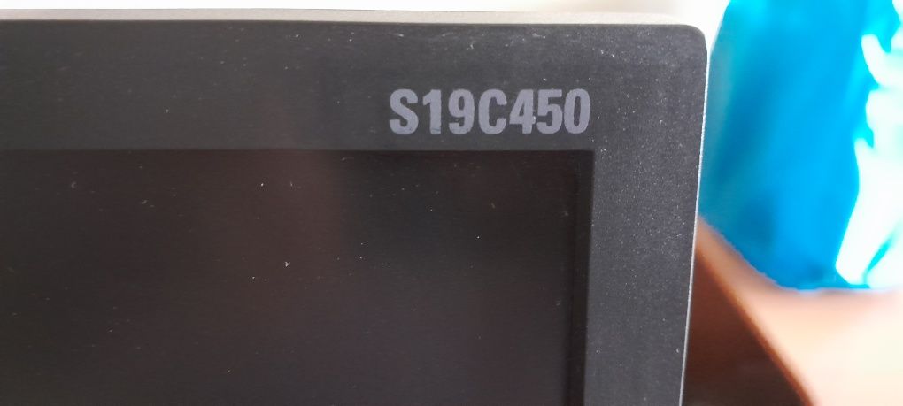 Монітор Samsung s19c450bw