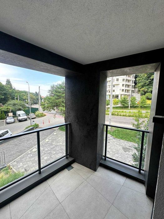 Оренда офісу з ремонтом та власною терасою на вул.Стуса.335м2.