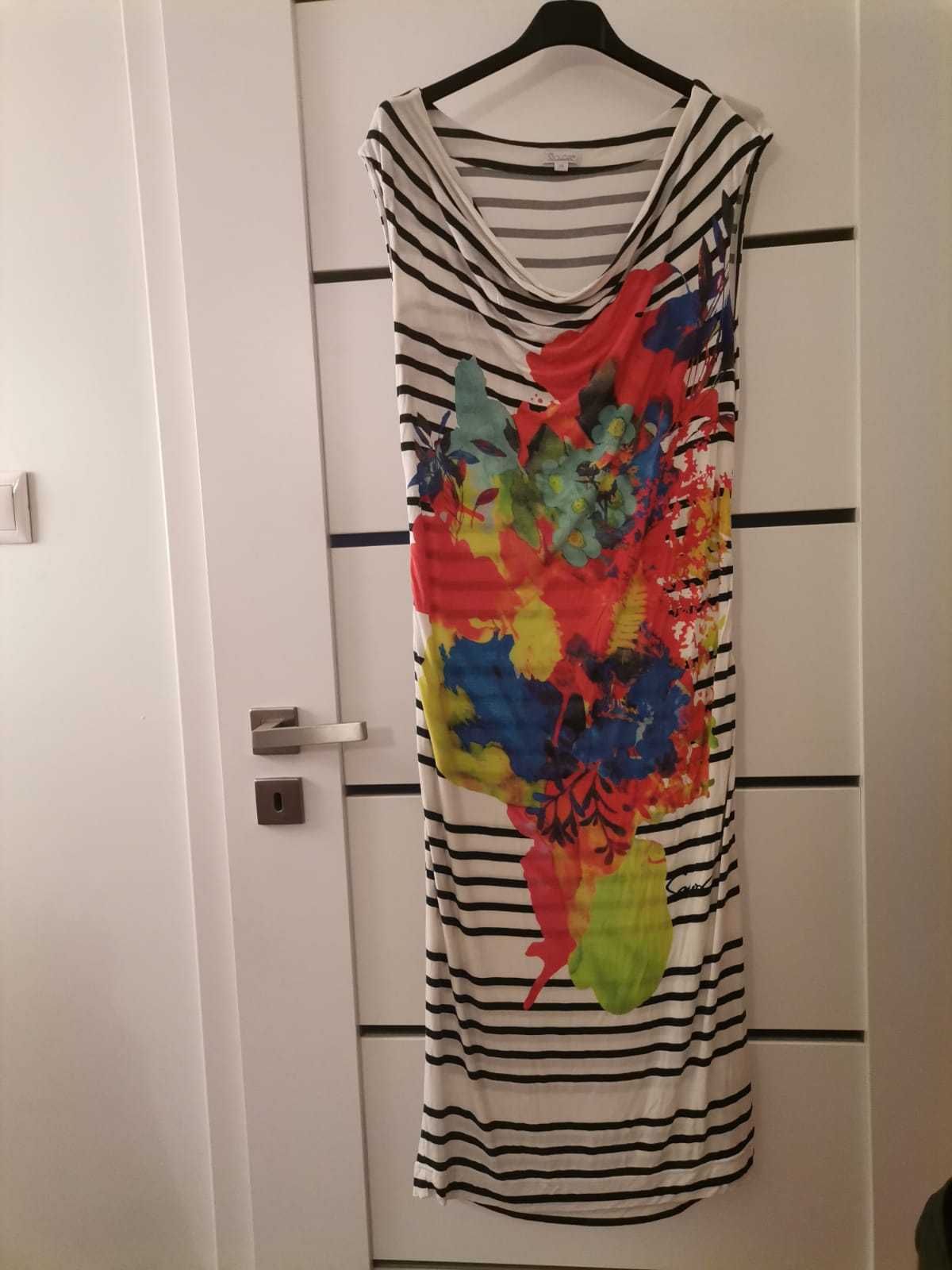 Kolorowa sukienka w paski