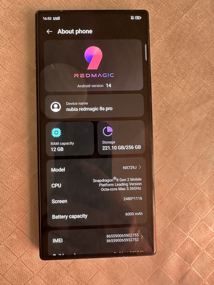 ZTE Nubia Red Magic 8S Pro -- 256 Гб / 12 Гб