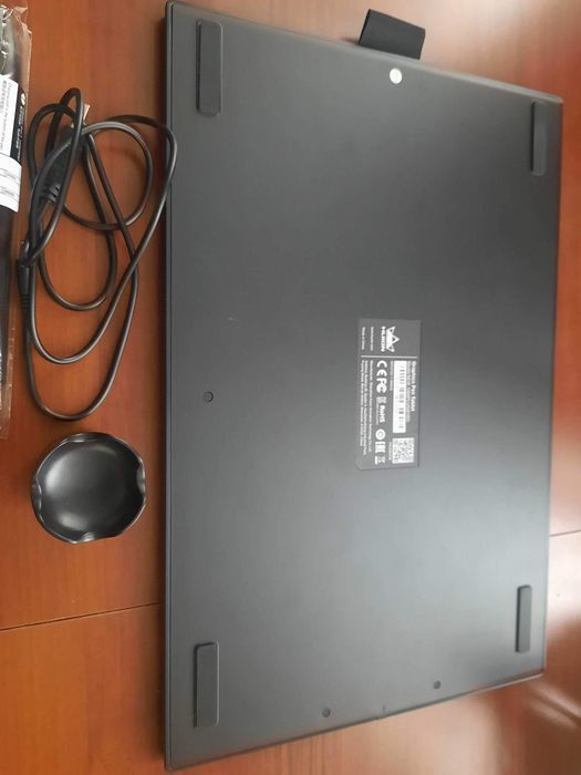Profesjonalny tablet graficzny HUION 1060 PLUS