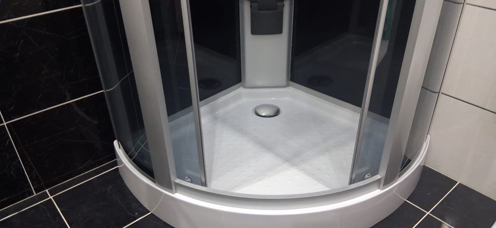 Duche Cabine com jacuzzi e música