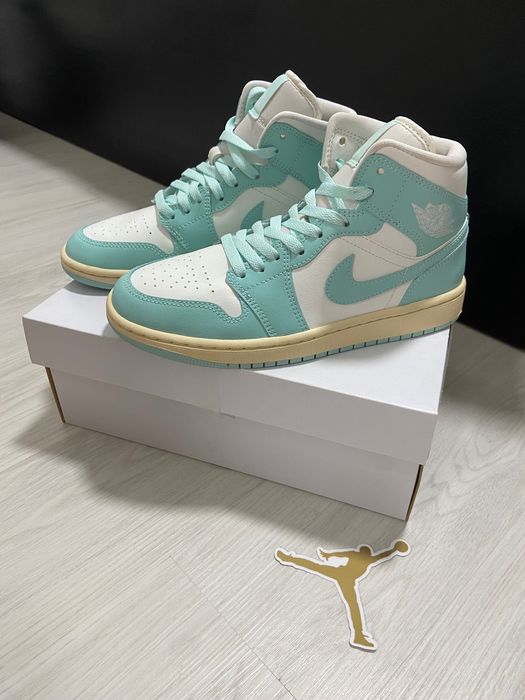 Air Jordan 1 Mid