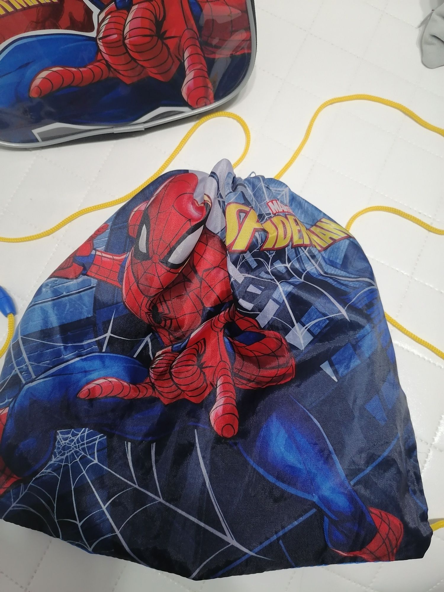 Plecaczek i worek Spiderman