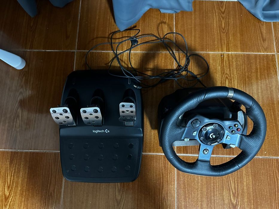 Volante Logitech G920 para Xbox e PC