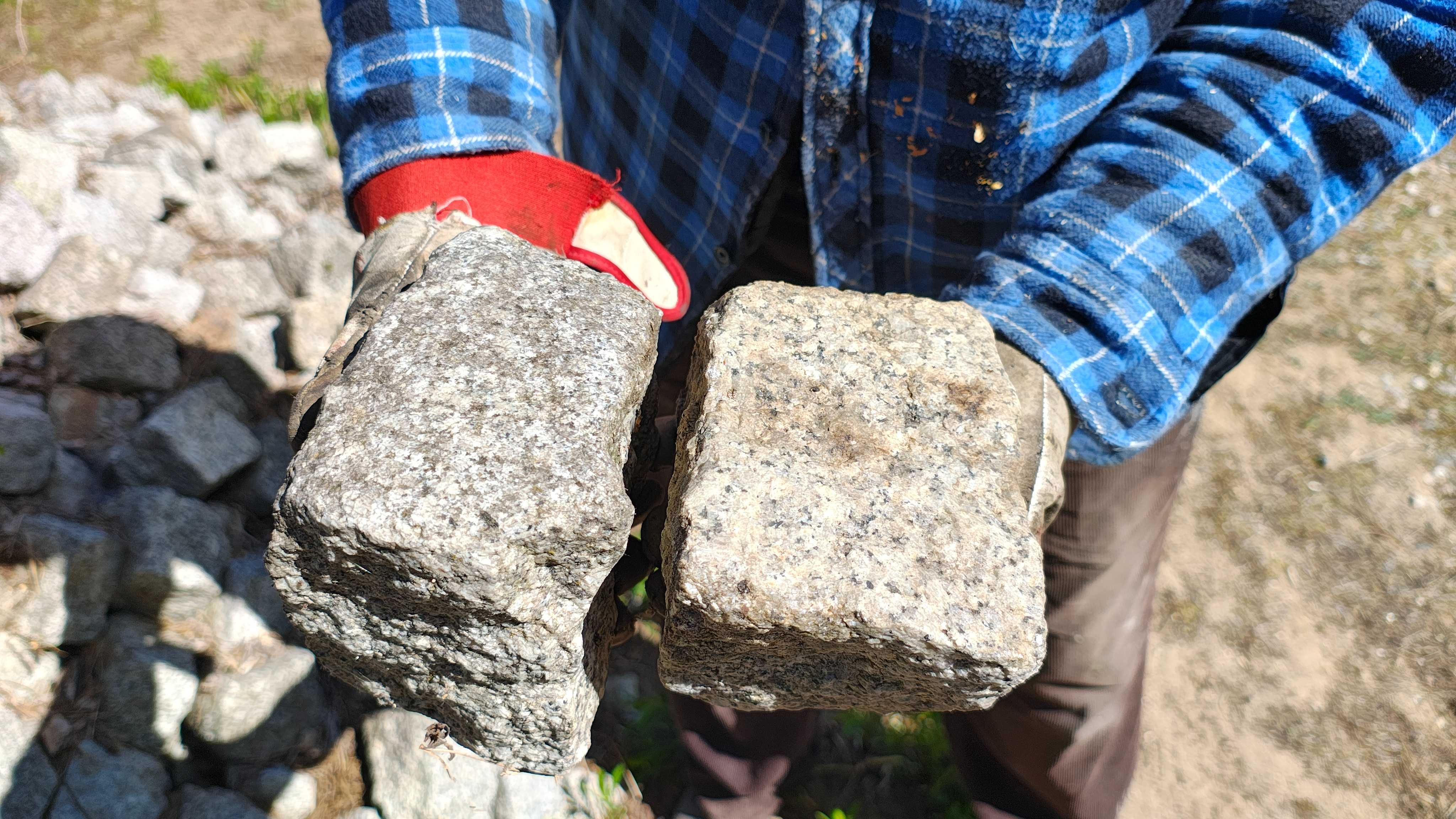 Kostka granitowa drogowa ze starej drogi, około 40 ton