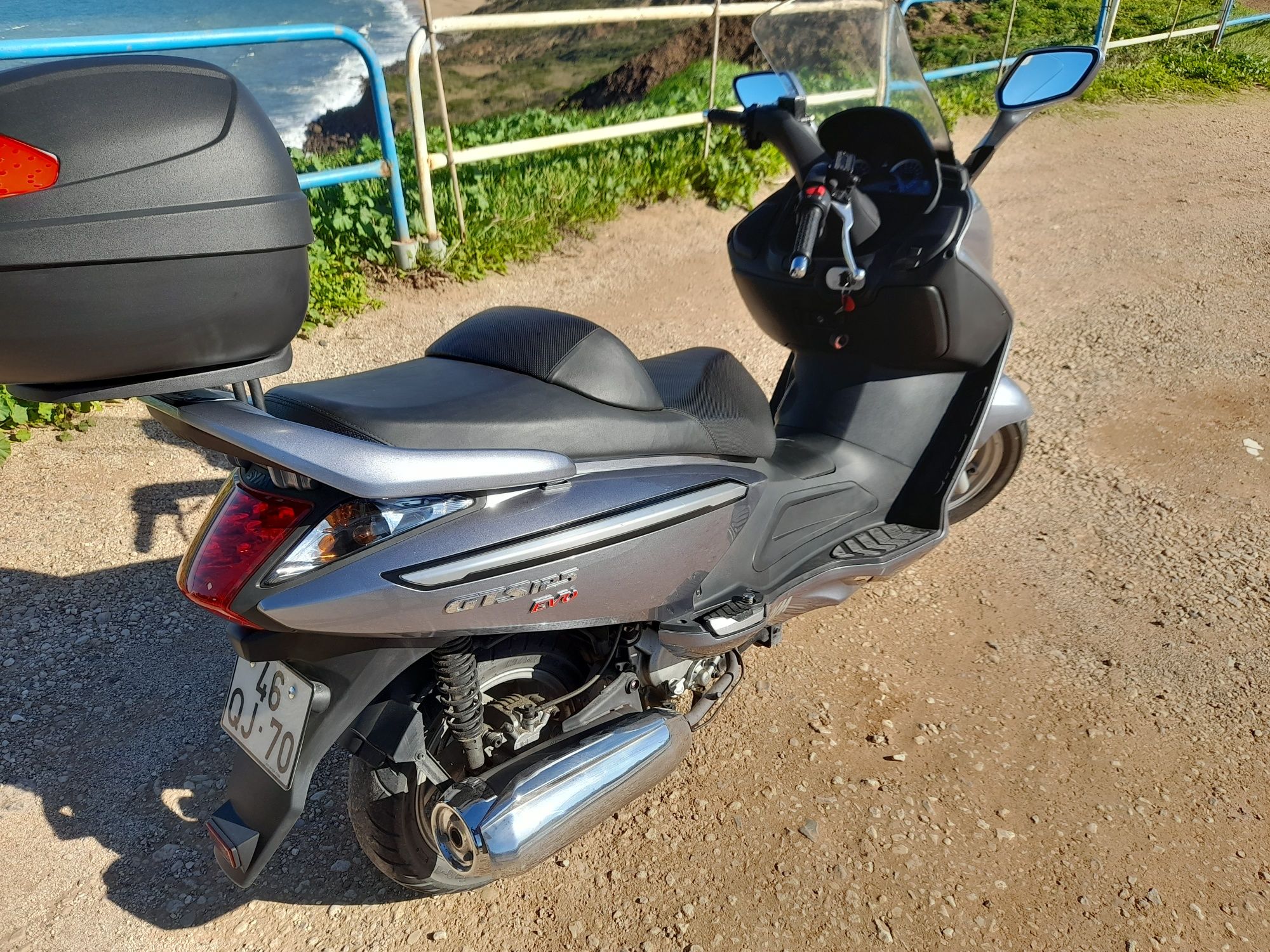 Sym gts 125 evo apenas com 10000 kms