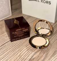 Mini puder Charlotte Tilbury kolor 2