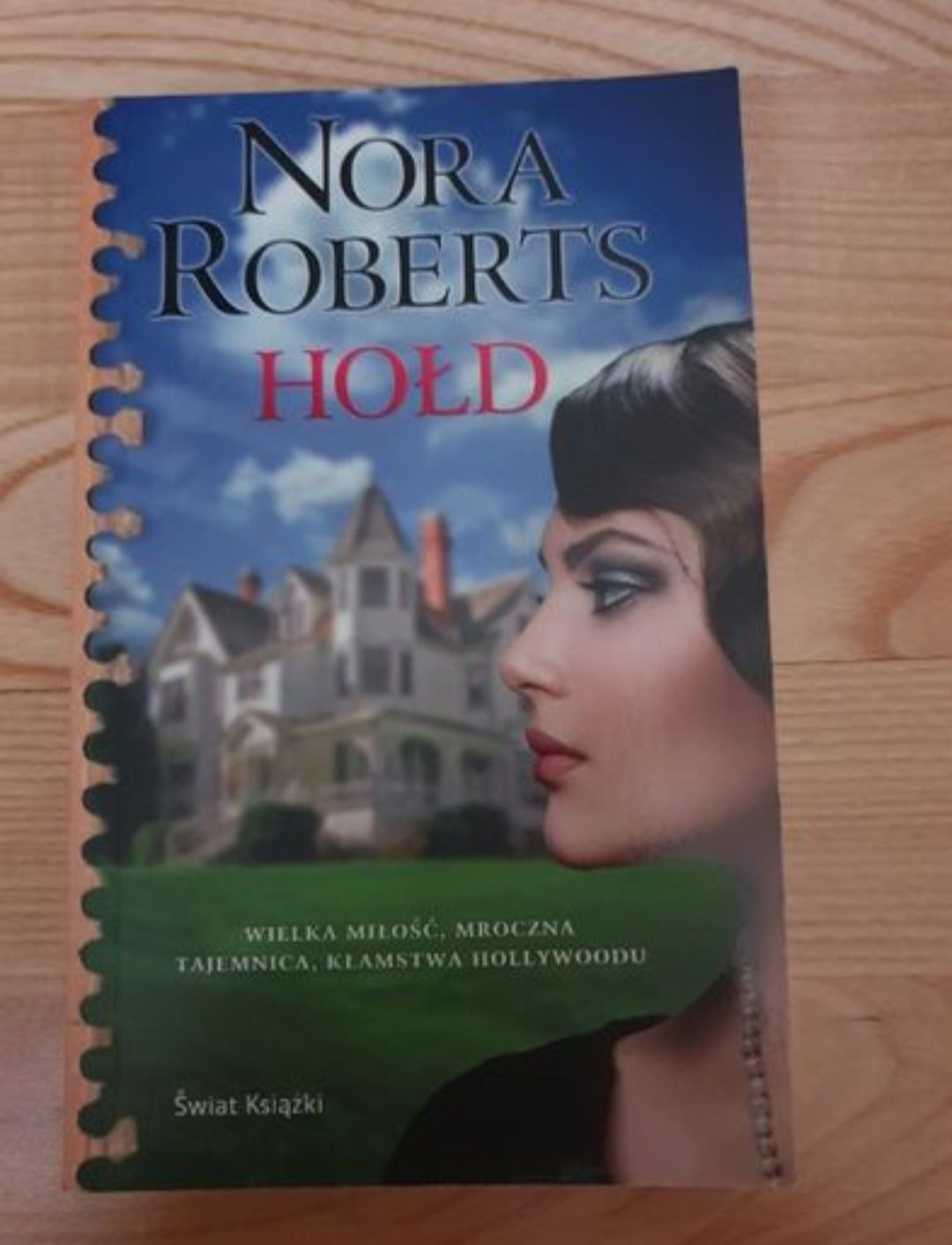 Nora Roberts Hołd