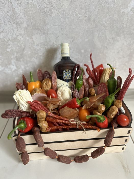 Букети чоловічі, корзини, бокси