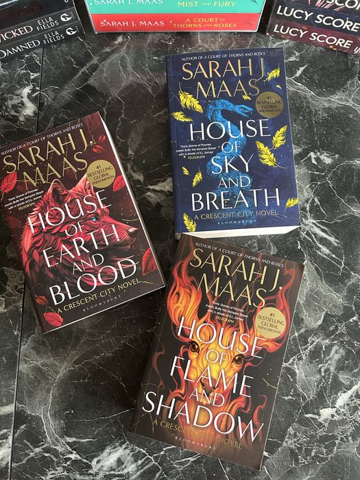 Комплект книг Sarah Maas