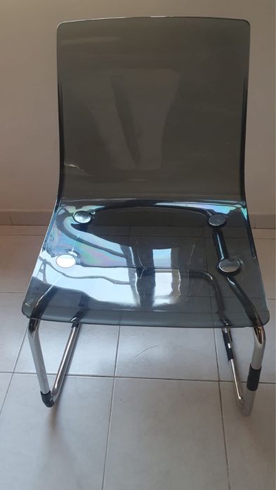 Cadeiras “TOBIAS” cinza transparente