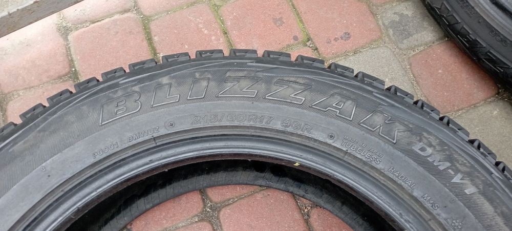 Bridgestone 215 60 r17 2шт шини б'у зимова резина з Європи