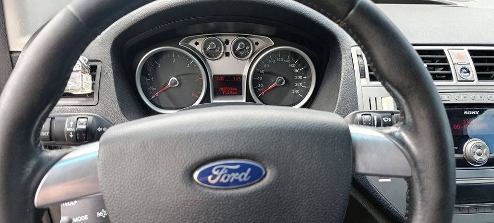 Форд Куга 2 л дізель 2013 року,в хорошому стані.