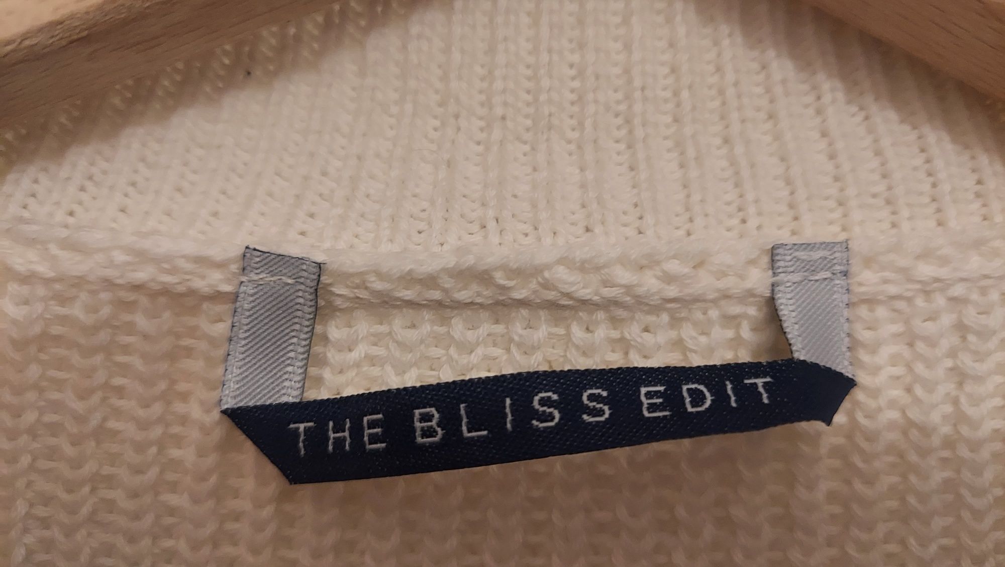 Bliss sweter damski roz. XS  Dekolt w szpic  100% bawełna