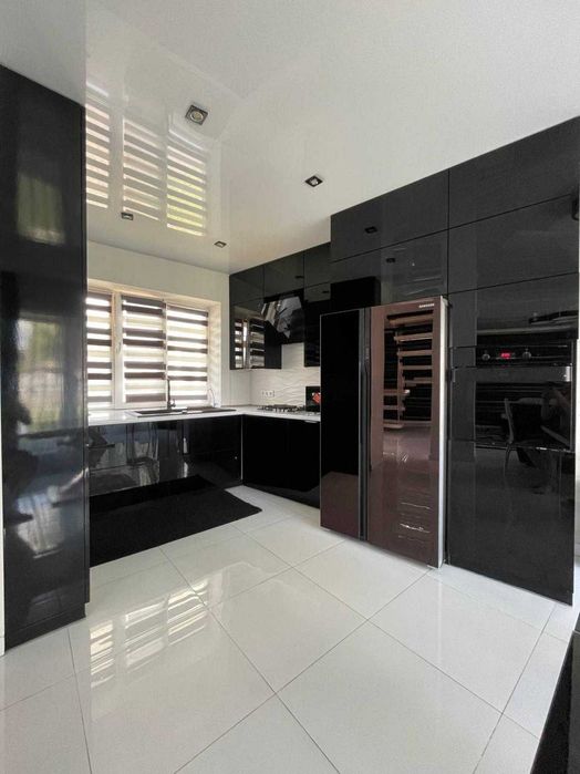 Оренда затишний  та просторий котедж в Бірках