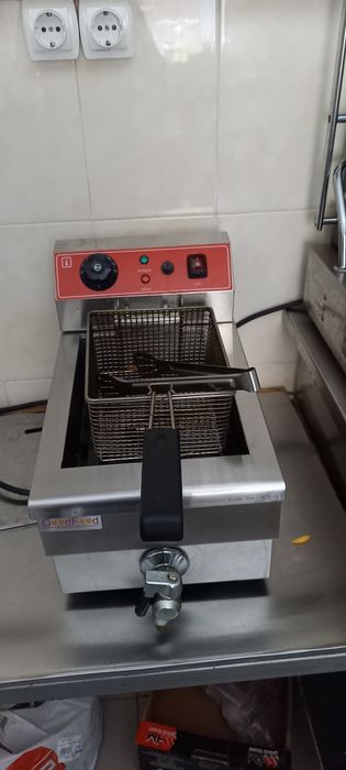 Фритюрниця 8літрів.