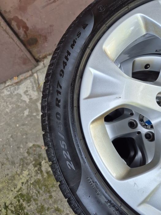 Koła zimowe BMW X1 5x120 Pirelli 225/50 R17 Jak Nowe