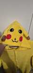 Używany strój dziecięcy pikachu na około 8 latka