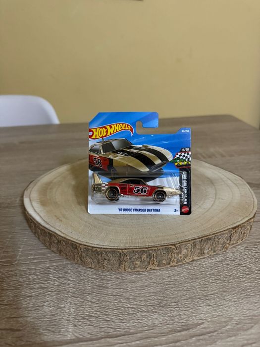 Miniatura Hot Wheels 69 DODGE CHARGER DAYTONA