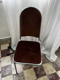3 cadeiras vintage castanhas