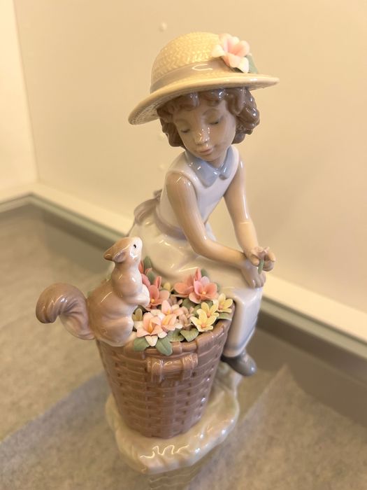 Lladró - Hello little squirrel (6825)