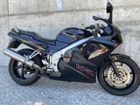 Honda VFR 750 F RC36