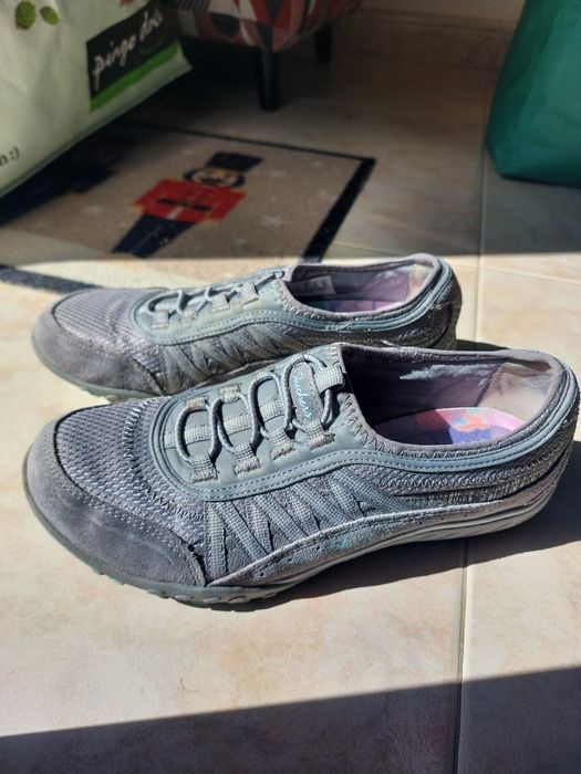Skechers mulher  tamanho 37